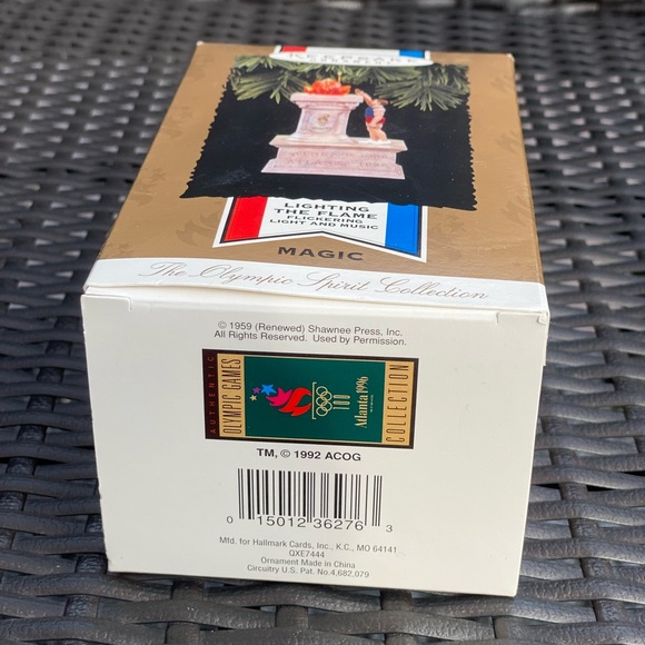 Hallmark 1996 Atlanta Olympic  Lighting The Flame Magic Christmas Ornament - Picture 8 of 8